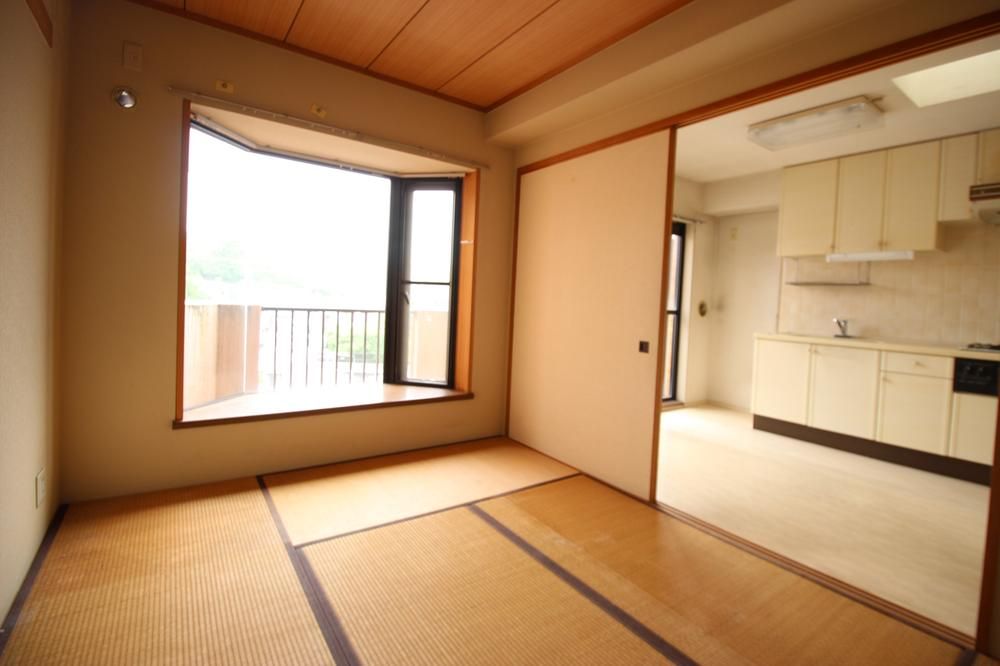 Lions Mansion Rokurada 3DK Apartment with Rooftop Garden in Yokohama - Thumbnail 4