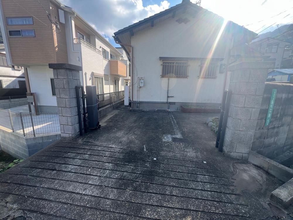 218 sqm Plot with Existing House in Moji, Kitakyushu - Thumbnail 3