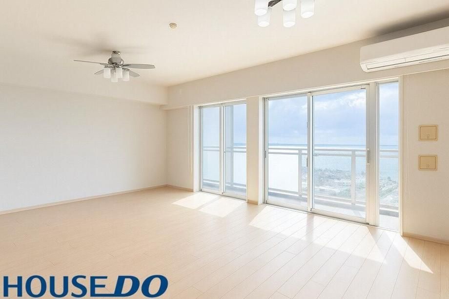 2LDK Ocean View Apartment for Sale in Chatan, Okinawa - Thumbnail 4