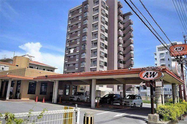 2LDK Ocean View Apartment for Sale in Chatan, Okinawa - Thumbnail 2