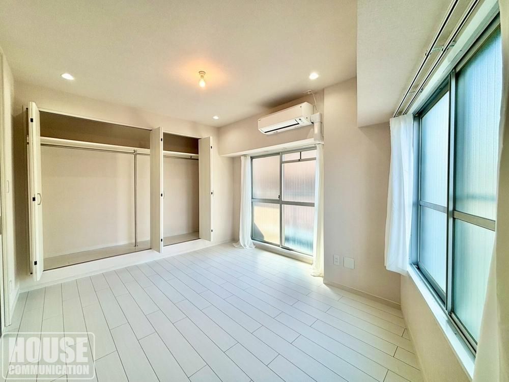 Renovated 1LDK Apartment in Shinjuku, Tokyo for Sale - Thumbnail 4