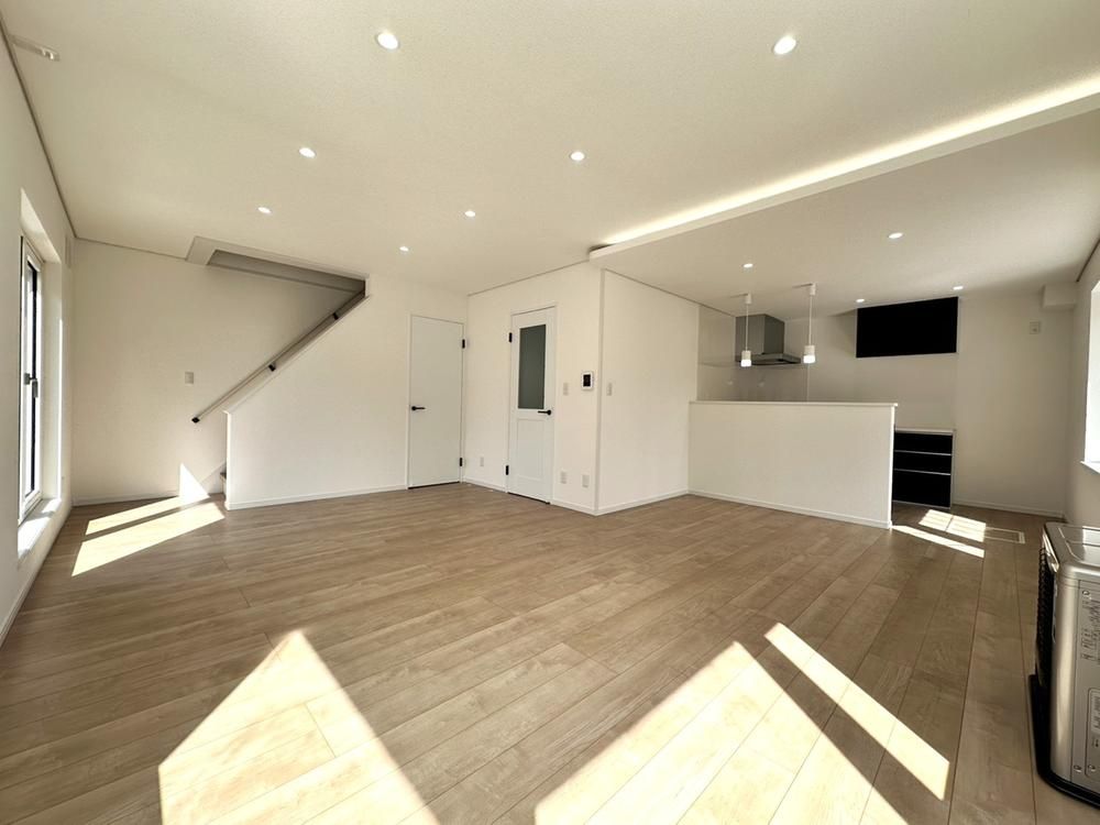 Renovated 4LDK+2S House for Sale in Kiyota, Sapporo - Thumbnail 4