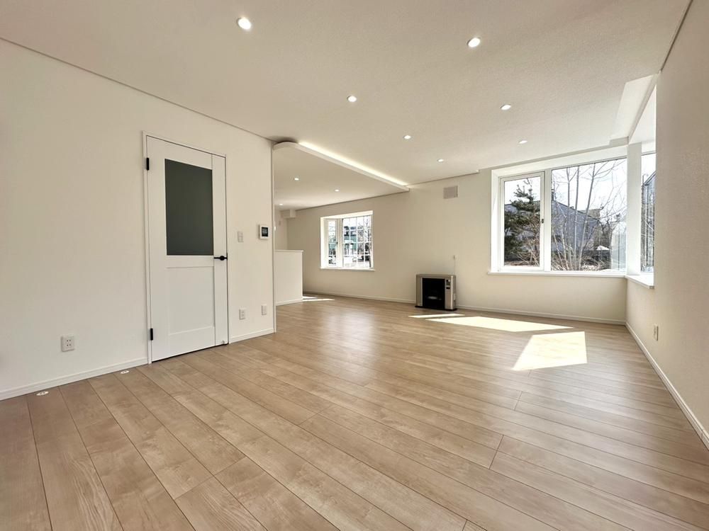 Renovated 4LDK+2S House for Sale in Kiyota, Sapporo - Thumbnail 3