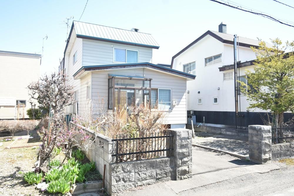 4LDK House for Sale in Minami-ku, Sapporo - 84,000 Yen - Thumbnail 2