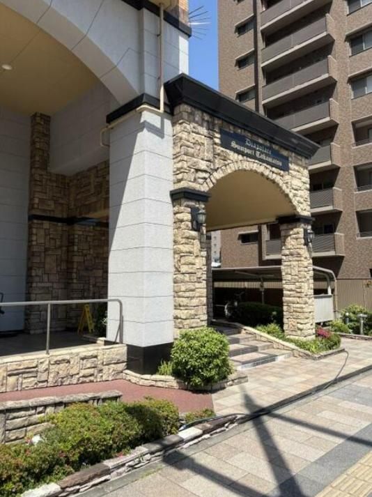 Dia Palace Sanport Takamatsu 3LDK Apartment for Sale Near Takamatsu Station - Thumbnail 2