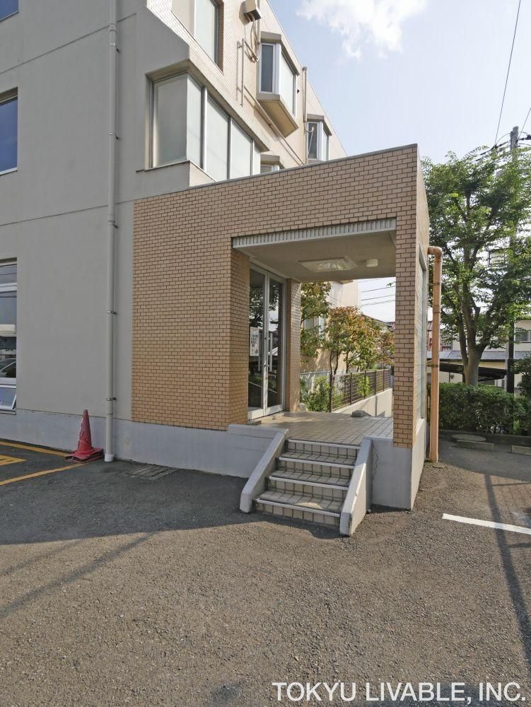 Renovated 3LDK Apartment Near Nakano-shima Station in Kawasaki - Thumbnail 3