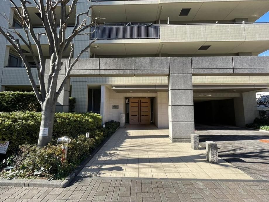 Renovated 4LDK Apartment for Sale in Mitaka, Tokyo - Thumbnail 2