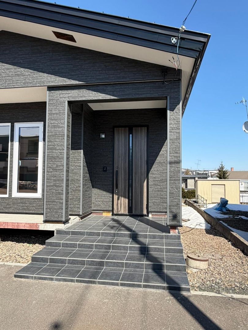 Renovated 3LDK House in Kitami, Hokkaido - 23,500,000 Yen - Thumbnail 2