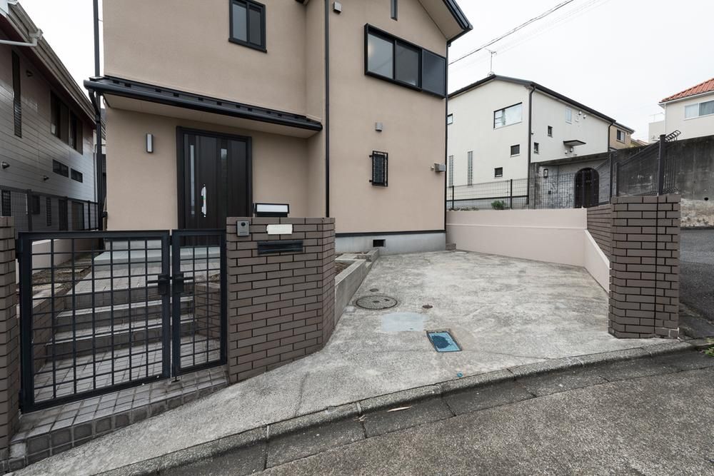 Renovated 3LDK+S House in Machida City with South Garden - Thumbnail 3