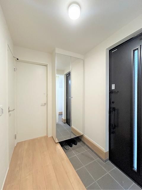 Modern 3LDK+S Detached House in Hachioji, Tokyo - Thumbnail 2