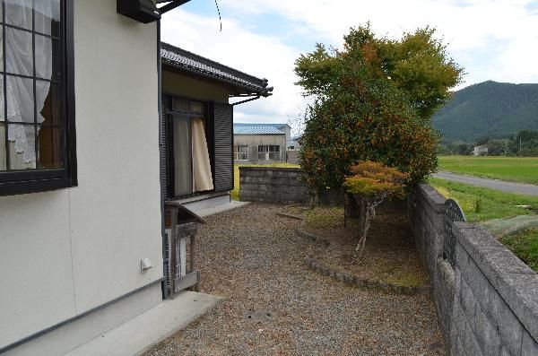 5LDK Wooden House for Sale in Yamasaki-cho, Shiso City - Thumbnail 2