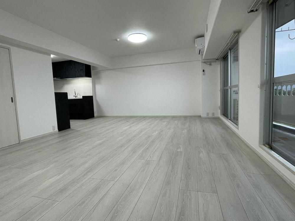 Renovated 2LDK Apartment in Kochi City, 70.76m² - Thumbnail 2
