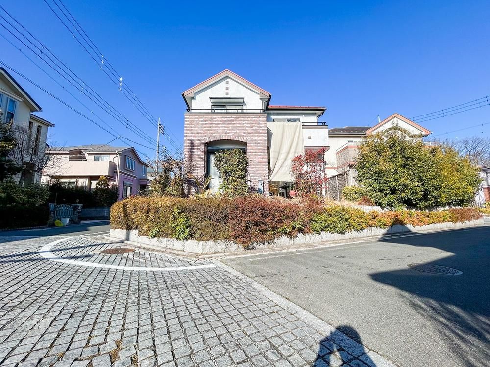 4LDK Detached House in Hachioji, Tokyo | Spacious Corner Lot - Thumbnail 2