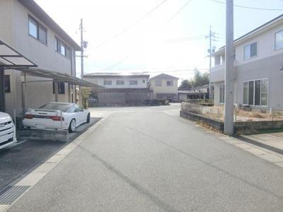 4LDK+S Detached House in Higashihiroshima, 105.99 sqm — Street, Higashihiroshima, Hiroshima