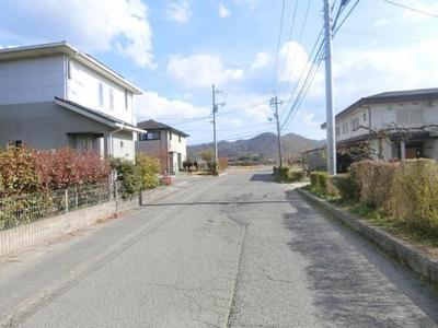 4LDK+S Detached House in Higashihiroshima, 105.99 sqm — Street, Higashihiroshima, Hiroshima