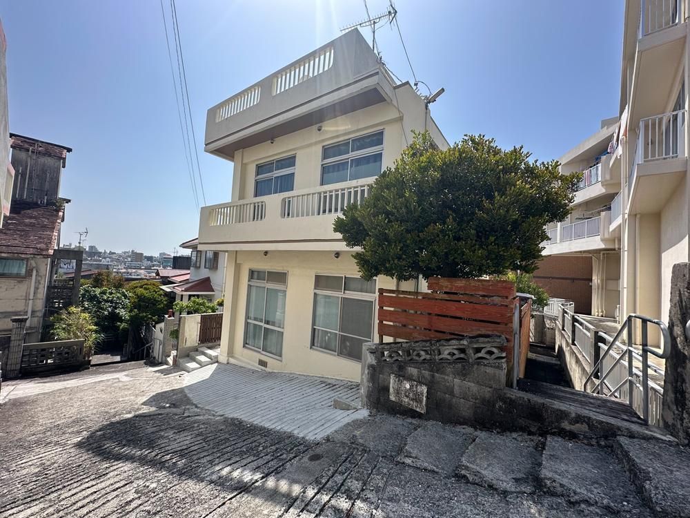 5LDK House for Sale in Naha, Okinawa - 103m² Land - Thumbnail 2