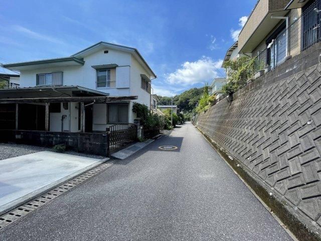 Land for Sale in Kōchi City, 184.73m², Hilltop Location - Thumbnail 2