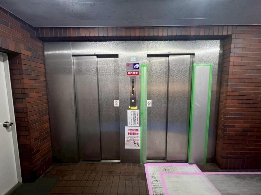 Renovated 3LDK Apartment in Nishi Ward, Yokohama near Yokohama Station - Thumbnail 2