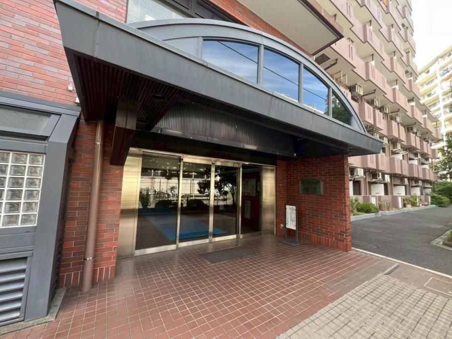 Renovated 3LDK Apartment in Nishi Ward, Yokohama near Yokohama Station - Thumbnail 3