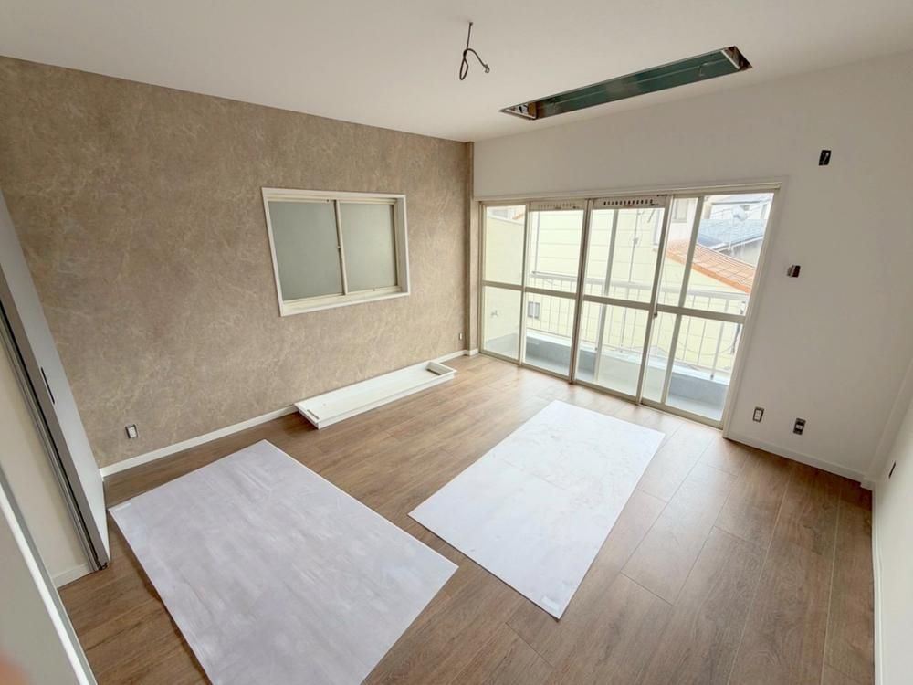 Renovated 3-Story House near Taishibashi-Imaiichi Station, Osaka - Thumbnail 4