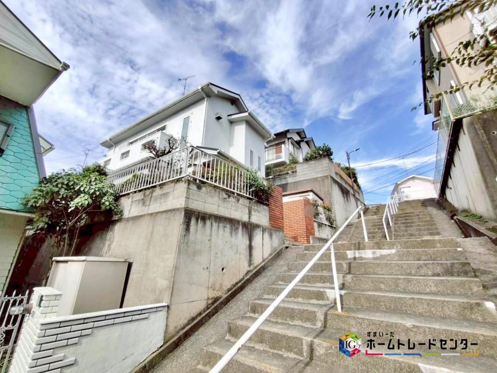 2LDK Pre-owned House for Sale in Machida, Tokyo - 98.43m2 - Thumbnail 3