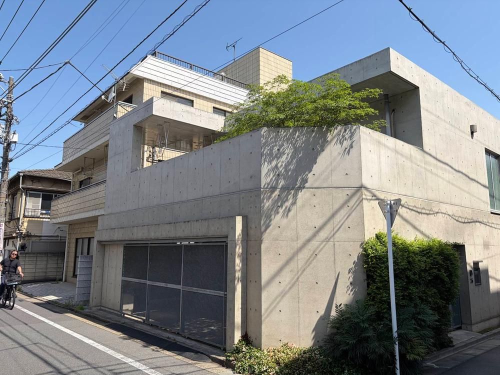 4LDK RC House for Sale in Minami-Nagasaki, Toshima City, Tokyo - Thumbnail 2