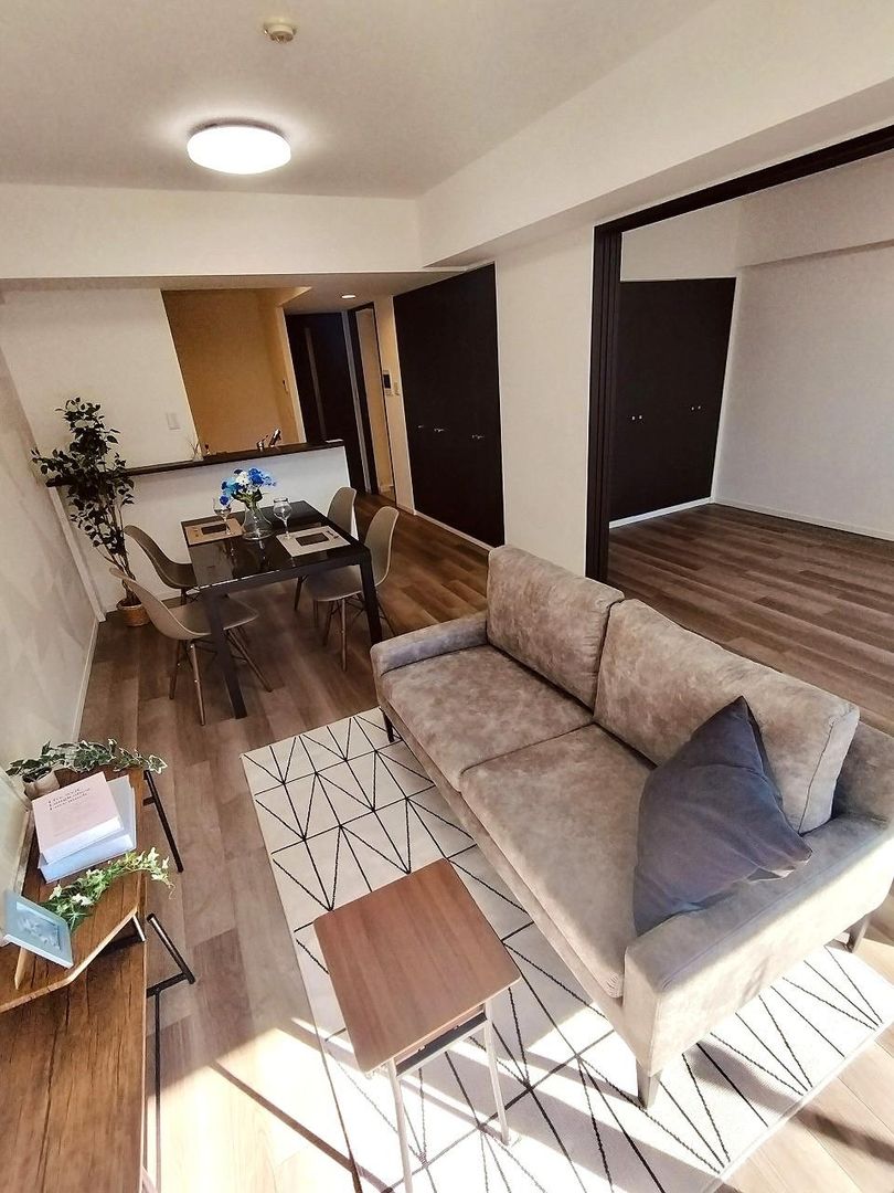 Renovated 3LDK Apartment in Kawasaki Miyamae Ward for 33.99 Million Yen - Thumbnail 2