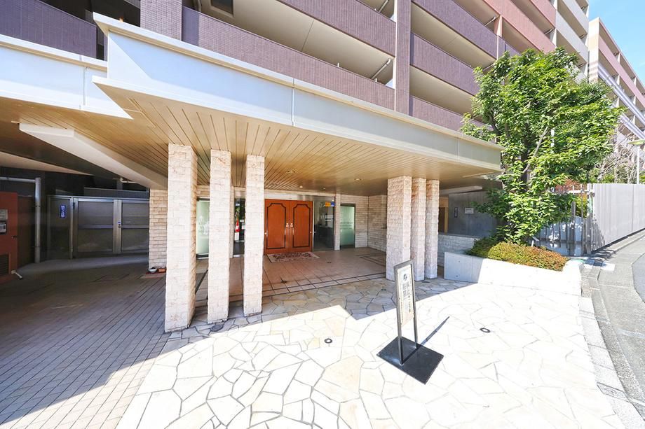3LDK Apartment for Sale in Yokohama, Kanagawa - 71 sqm - Thumbnail 2