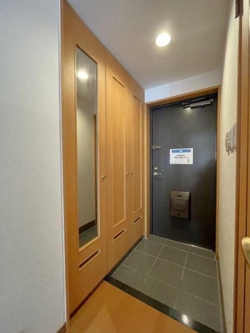 Renovated 3LDK Apartment in Matsuyama, Ehime - 87m² - Thumbnail 4