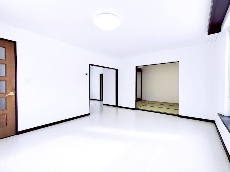 Renovated 4LDK House in Ebetsu, Hokkaido - 19.98 Million Yen - Thumbnail 3