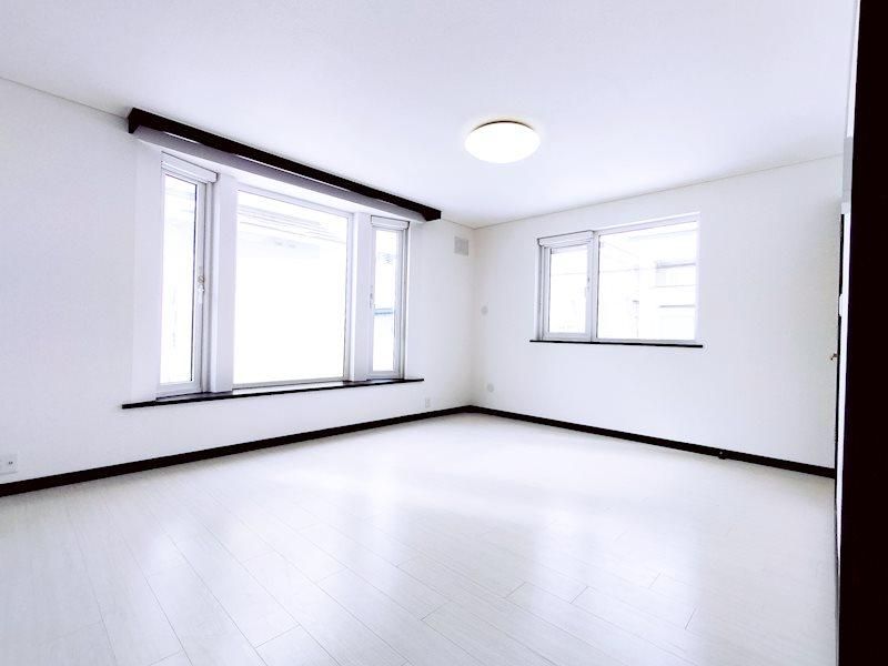 Renovated 4LDK House in Ebetsu, Hokkaido - 19.98 Million Yen - Thumbnail 2