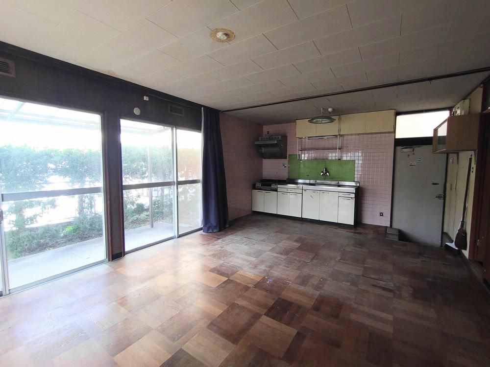 5LDK Detached House with Large Garden in Kashizugaoka, Fukuoka - Thumbnail 2