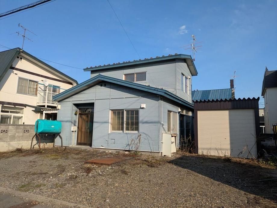 4LDK Detached House for Sale in Asahikawa, Hokkaido - 3.8 Million Yen - Thumbnail 2
