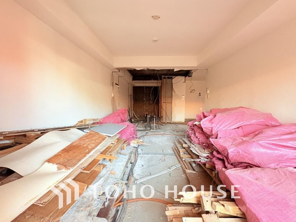 Renovated 2LDK Apartment in Bunkyo, Tokyo – 82m² - Thumbnail 4
