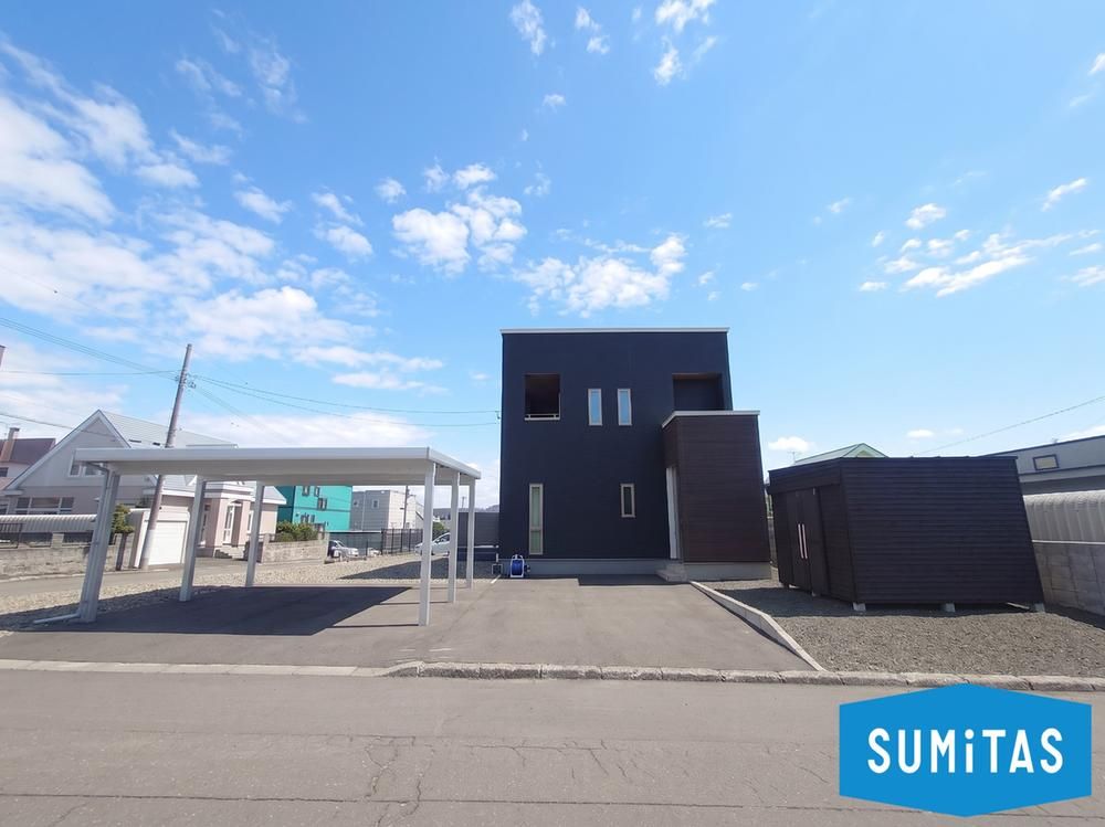 4LDK Detached House on 107 Tsubo Corner Lot in Kitahiroshima - Thumbnail 2