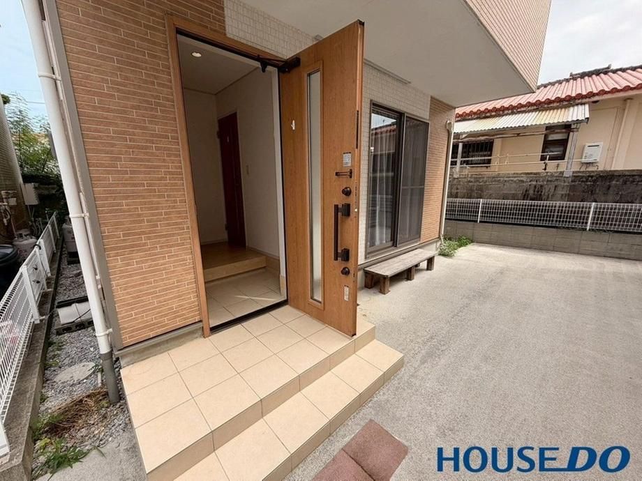 4LDK House for Sale in Yomitan Village, Okinawa - 34 Million Yen - Thumbnail 2