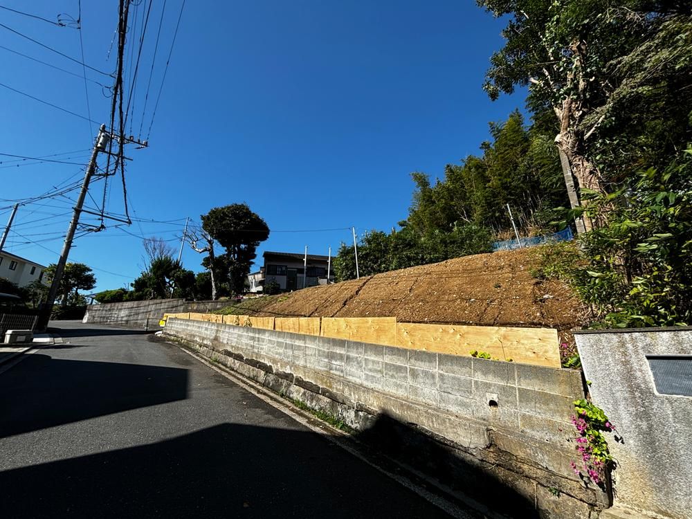 Land for Sale in Hayama, Kanagawa - 180.92 sqm Corner Plot - Thumbnail 2