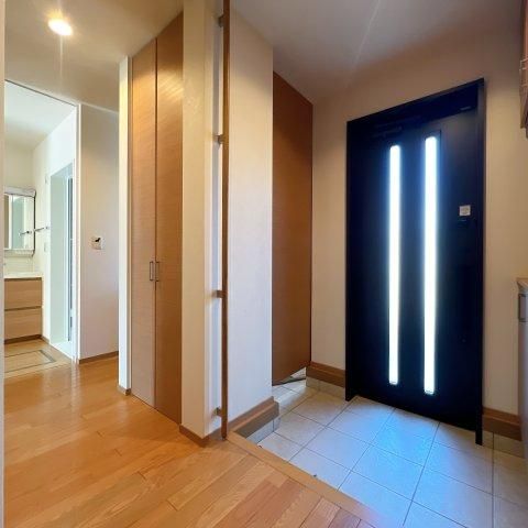 4LDK House in Toyama with Solar Power by Sumitomo Forestry - Thumbnail 2