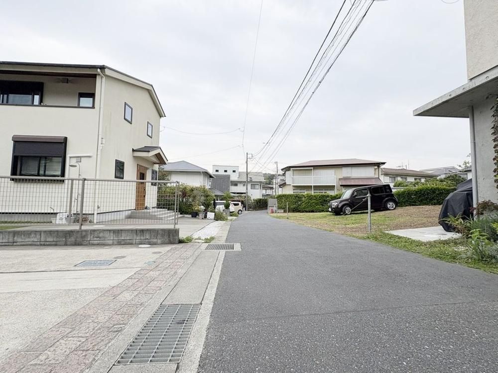 Renovated 3LDK House in Hayama with Parking for 3 Cars - Thumbnail 2