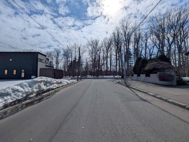 Land for Sale in Kita-ku, Sapporo – 255m² Plot, No Building Conditions - Thumbnail 4
