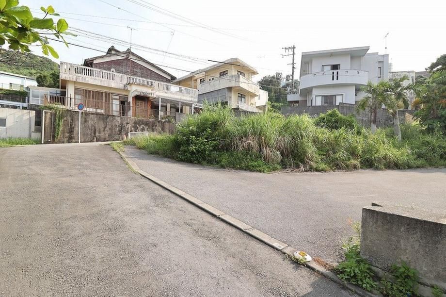 Land for Sale in Yonabaru, Okinawa - 723 sqm - Thumbnail 3