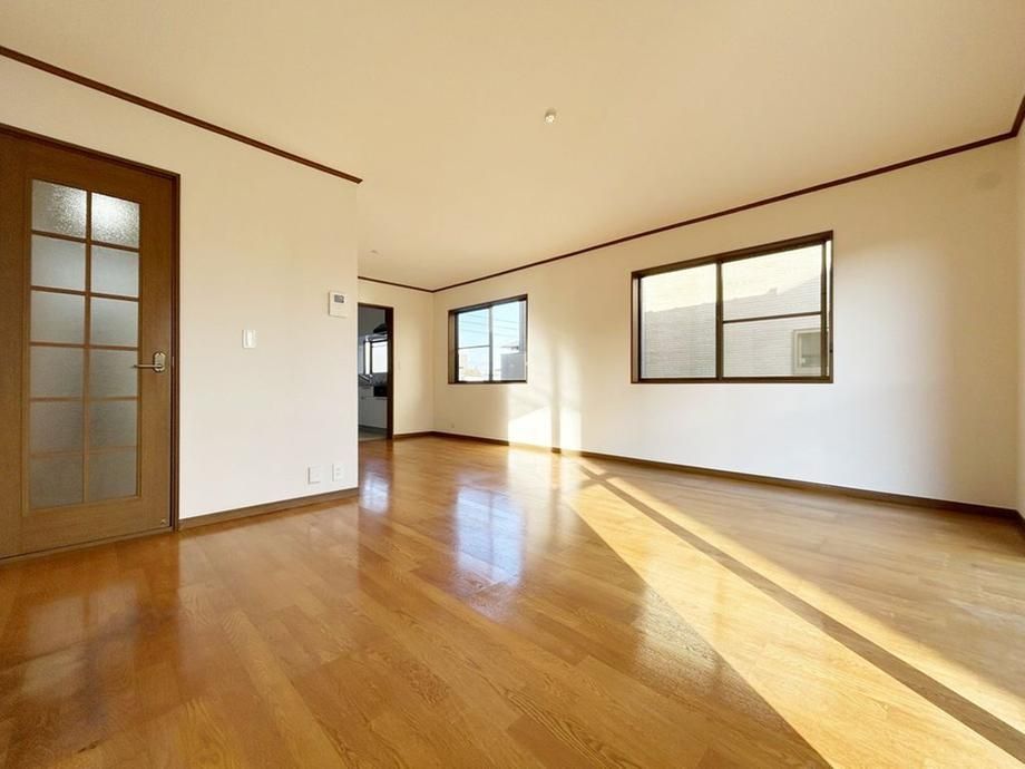 Renovated 4LDK House in Ryugasaki, Ibaraki - 15 Million Yen - Thumbnail 2