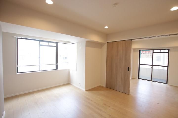 3LDK Apartment for Sale in Kawasaki-ku, Kanagawa Near Kawasaki-taishi Station - Thumbnail 4