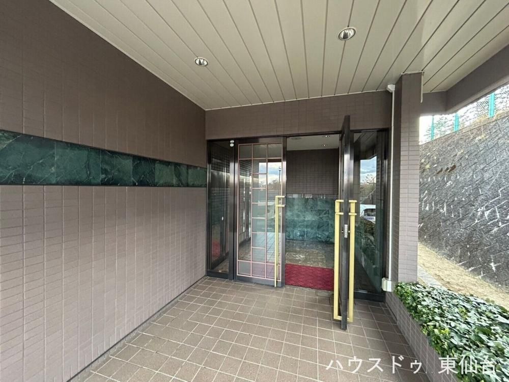 3LDK Top Floor Apartment for Sale in Higashi-Sendai, Sendai - Thumbnail 3