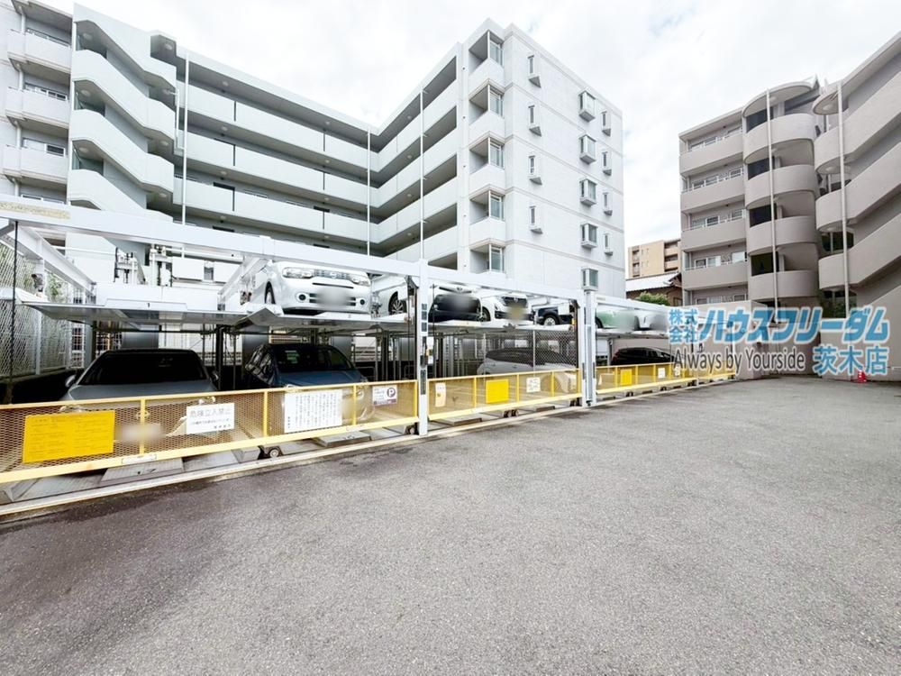 Renovated 3LDK Apartment for Sale in Suita, Osaka - Thumbnail 2