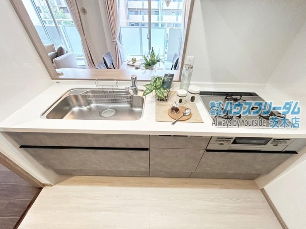 Renovated 3LDK Apartment for Sale in Suita, Osaka - Thumbnail 4