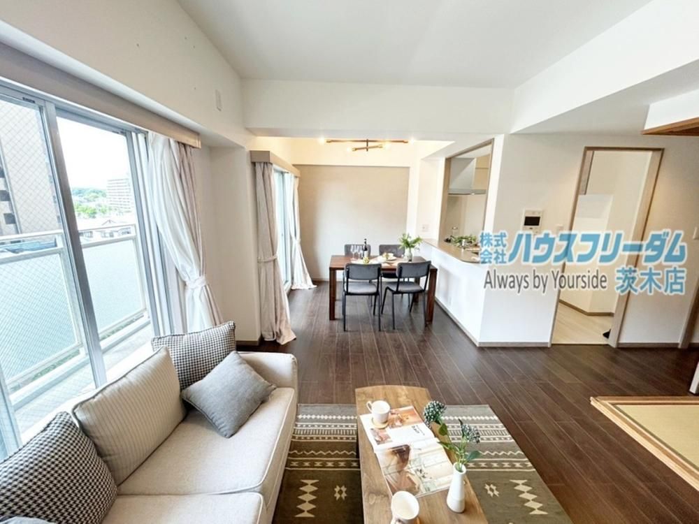 Renovated 3LDK Apartment for Sale in Suita, Osaka - Thumbnail 3