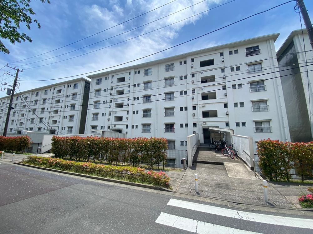 3DK 51m² Apartment for Sale in Yokohama Isogo-ku - Thumbnail 3