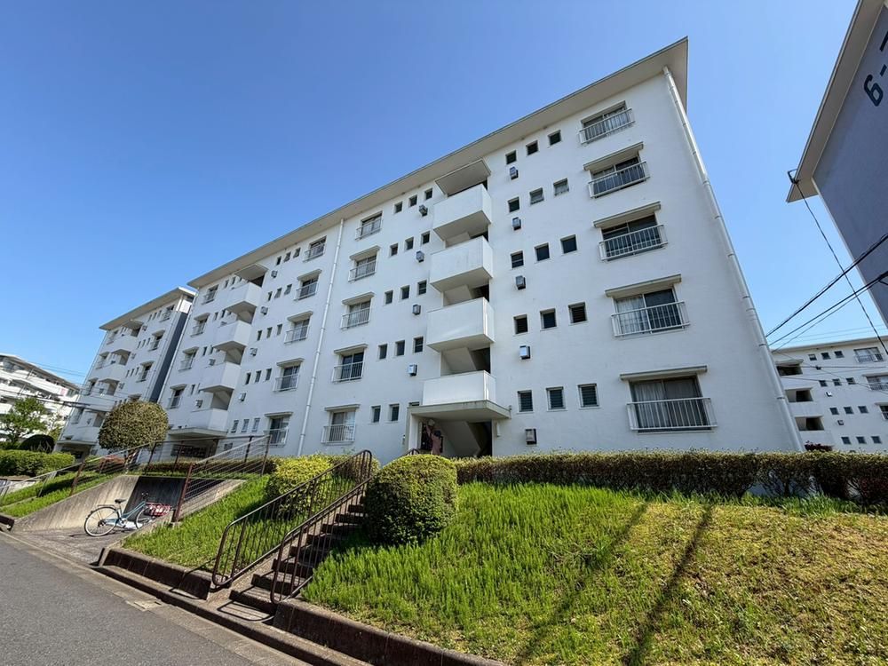 3DK 51m² Apartment for Sale in Yokohama Isogo-ku - Thumbnail 2