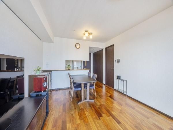 Renovated 2LDK Apartment in THE KOSUGI TOWER, Kawasaki - Thumbnail 4